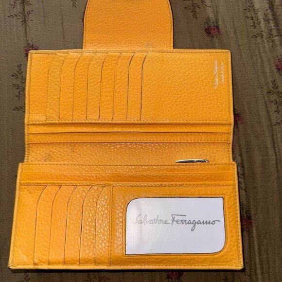 Salvatore Ferragamo Sun Yellow Leather Accessory - Picture 2 of 6